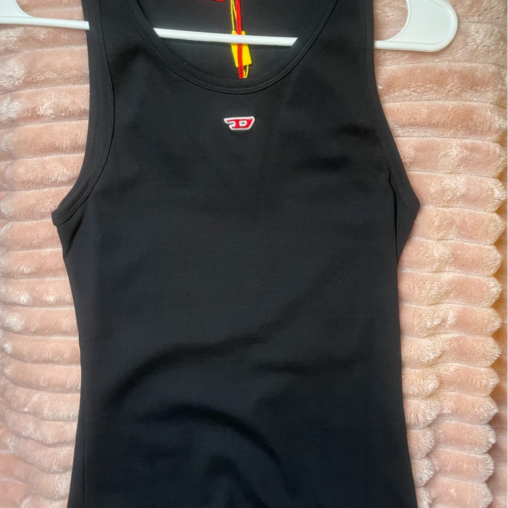 Black Sleeveless Top